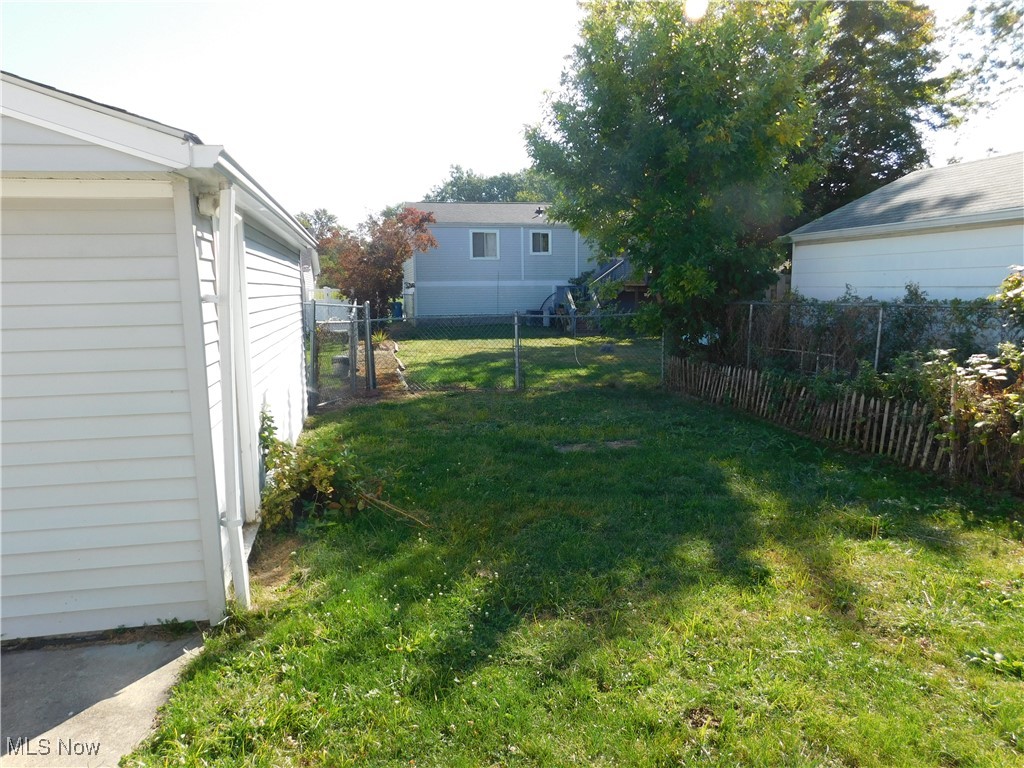 1705 Douglas Road Wickliffe, OH 44092 - Photo 26 of 27 View of yard