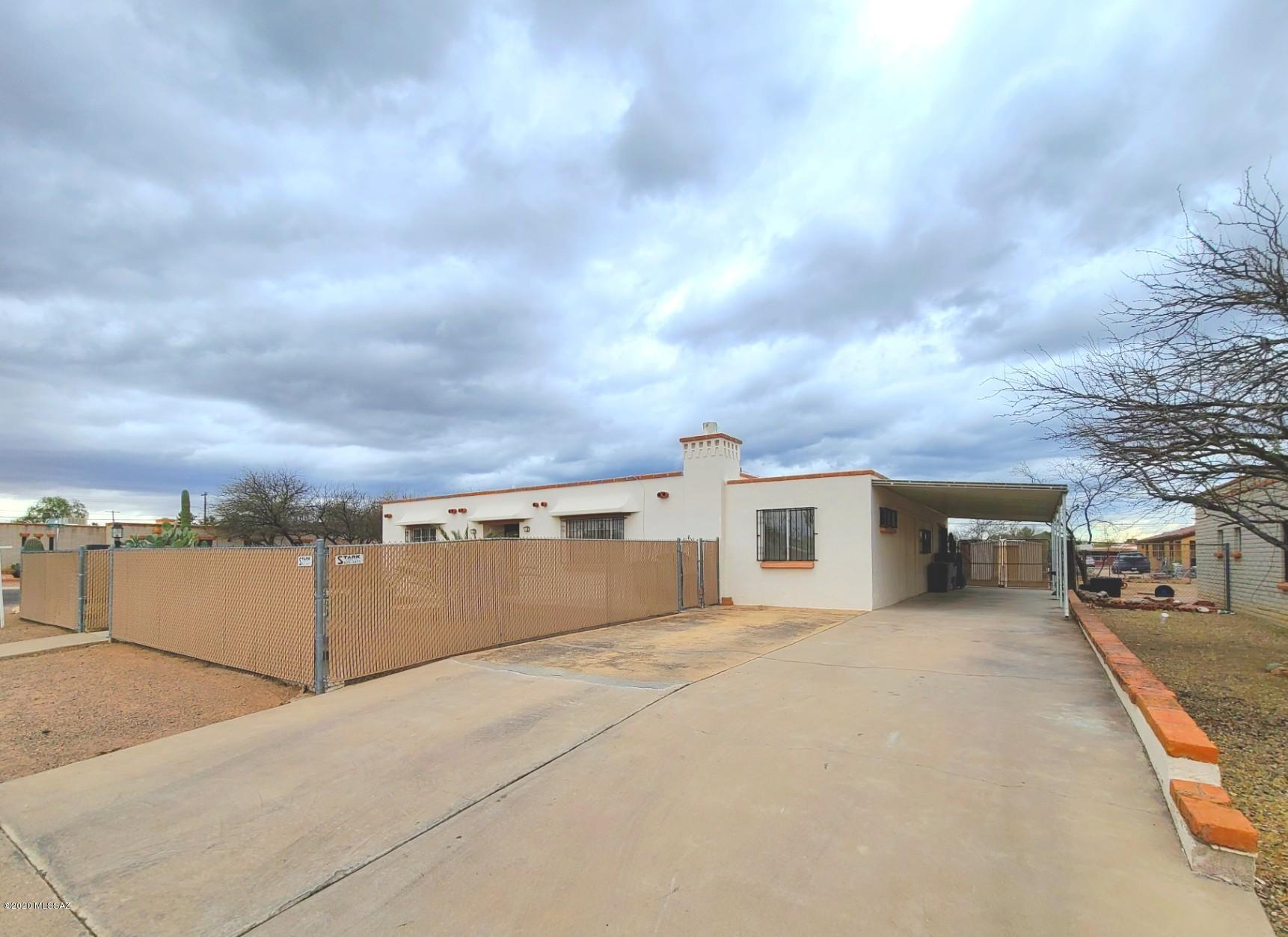 2642 West Capistrano Road Tucson, AZ 85746 - Photo 3 of 23 Gallery Image 3