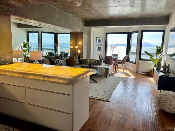 $3,900 | 6363 Christie Avenue, Unit 2513, Emeryville, CA 94608