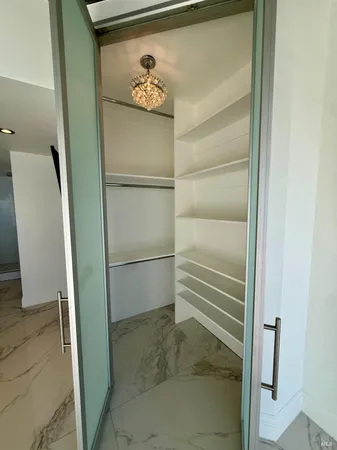 $3,900 | 6363 Christie Avenue, Unit 2513, Emeryville, CA 94608