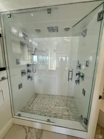 $3,900 | 6363 Christie Avenue, Unit 2513, Emeryville, CA 94608