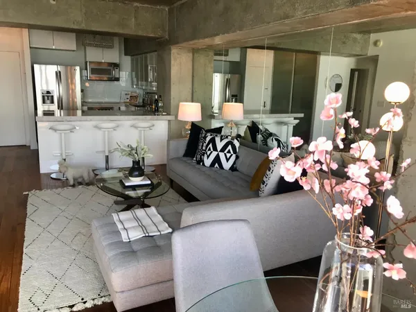 $3,900 | 6363 Christie Avenue, Unit 2513, Emeryville, CA 94608