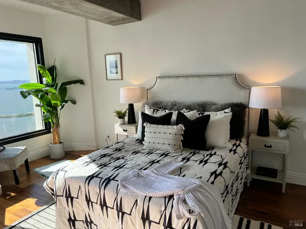 $3,900 | 6363 Christie Avenue, Unit 2513, Emeryville, CA 94608