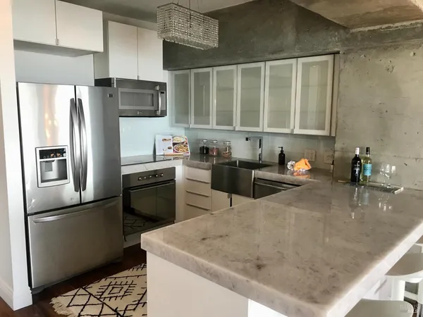 $3,900 | 6363 Christie Avenue, Unit 2513, Emeryville, CA 94608