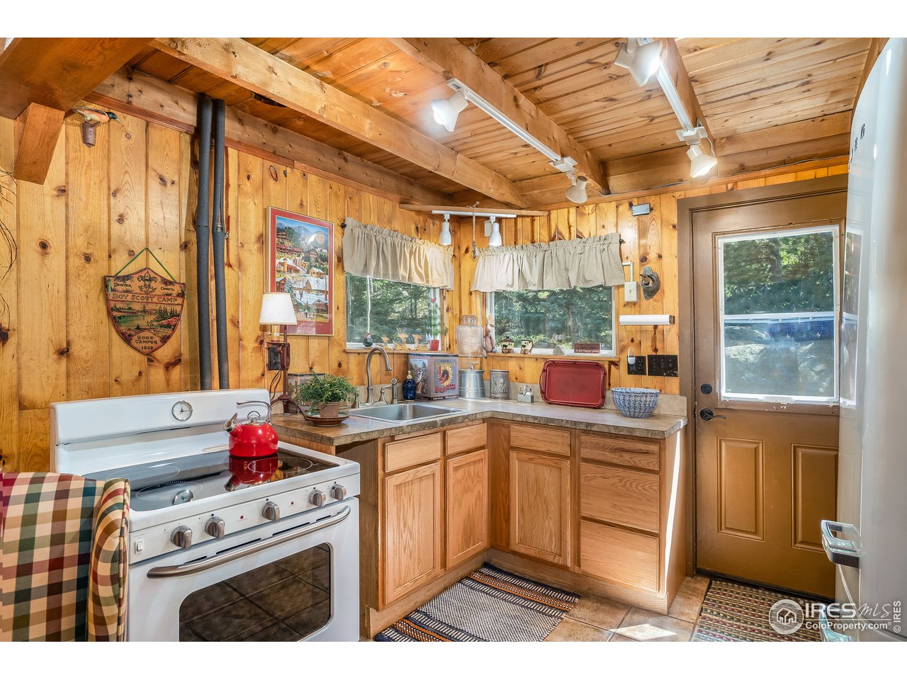 78 Peaceful Valley Road Lyons, CO 80540 - Photo 14 of 27 Kitchen