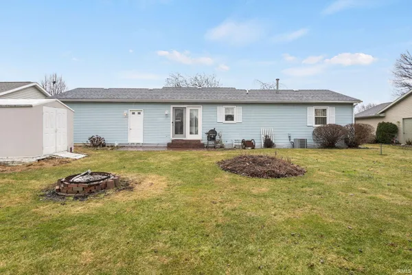 $249,900 | 452 Miami Drive, Nappanee, IN 46550