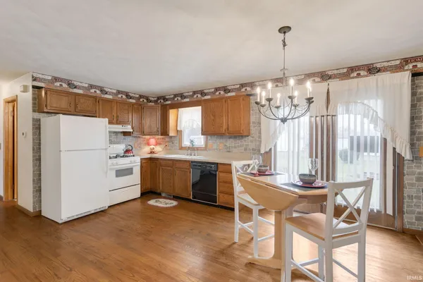 $249,900 | 452 Miami Drive, Nappanee, IN 46550