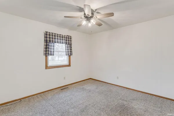 $249,900 | 452 Miami Drive, Nappanee, IN 46550