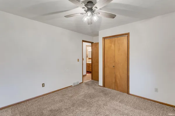 $249,900 | 452 Miami Drive, Nappanee, IN 46550