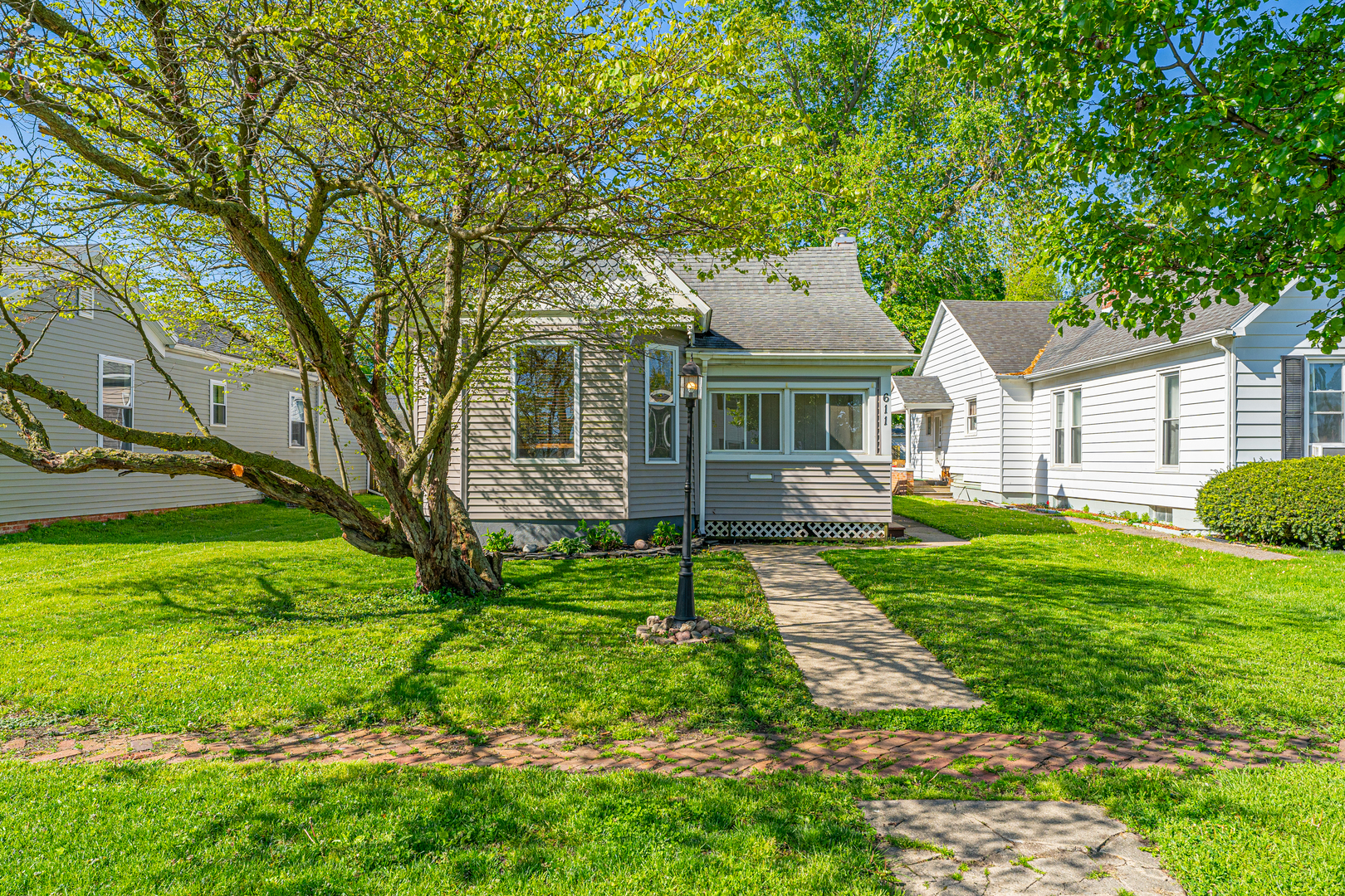 611 Decatur Street Lincoln, IL 62656 - Photo 1 of 24 Gallery Image 1