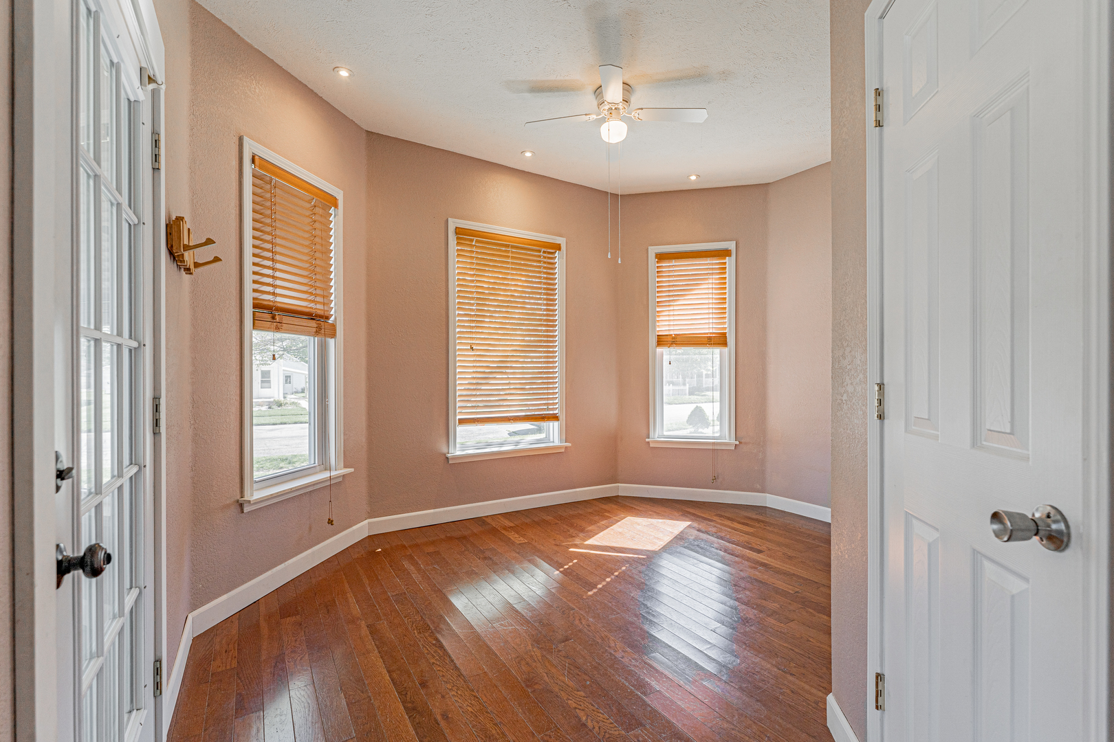 611 Decatur Street Lincoln, IL 62656 - Photo 5 of 24 Gallery Image 5