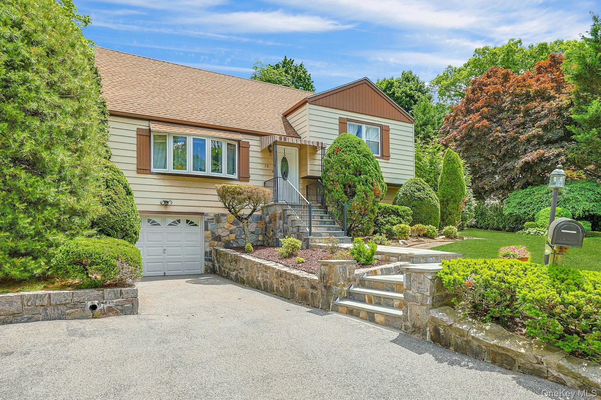 70 Durham Road White Plains, NY 10607 - Photo 3 of 32 Lots of Space to Park
