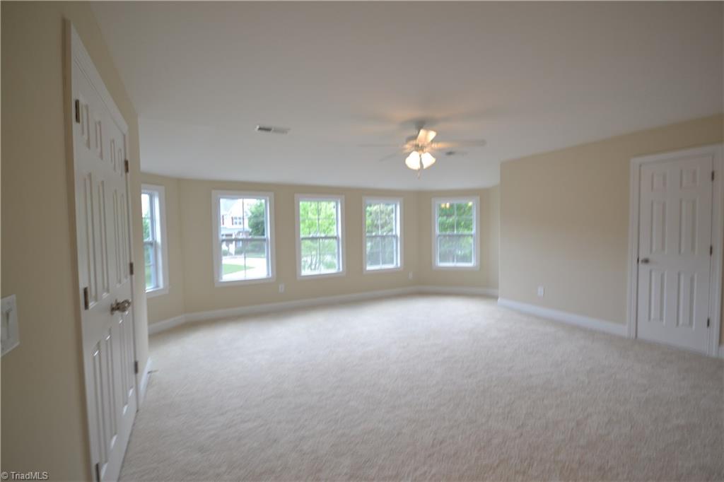 3518 Timbergate Lane High Point, NC 27265 - Photo 4 of 19 Gallery Image 4