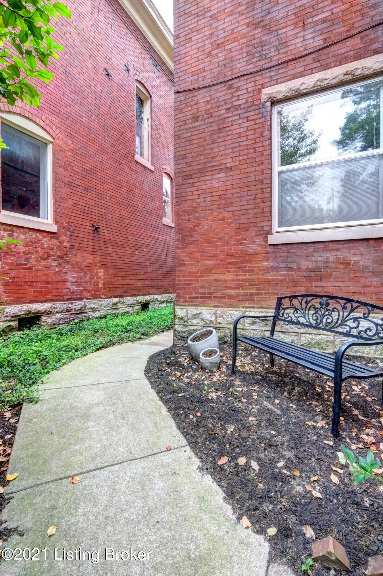 1310 Cherokee Road, Unit B3 Louisville, KY 40204 - Photo 23 of 33 1 Cherokee #29