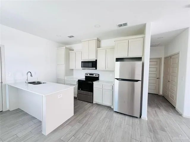 $1,025 | 12610 North 33rd Lane, Unit 3, Edinburg, TX 78541