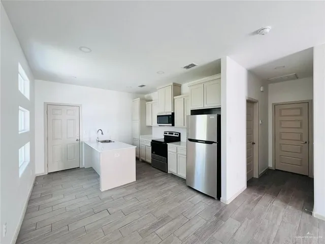 $1,025 | 12610 North 33rd Lane, Unit 3, Edinburg, TX 78541
