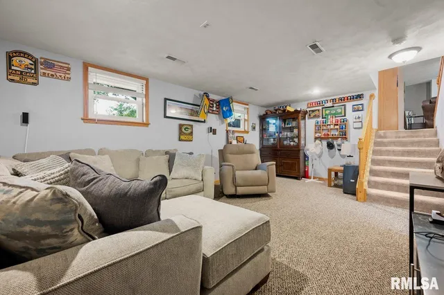 $227,853 | 911 North Bradley Avenue, Chillicothe, IL 61523