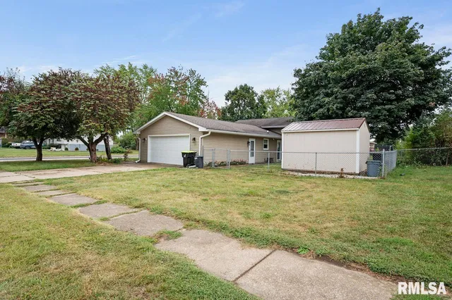 $227,853 | 911 North Bradley Avenue, Chillicothe, IL 61523