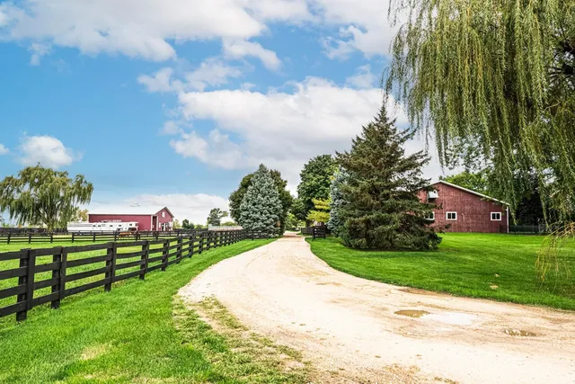 a view of an outdoor space