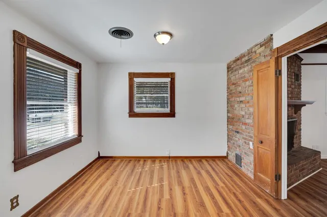 $2,300 | 1122 West Main Street, Waxahachie, TX 75165