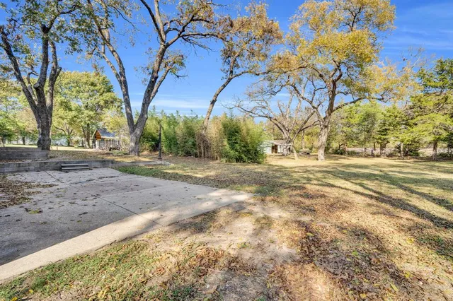 $2,300 | 1122 West Main Street, Waxahachie, TX 75165