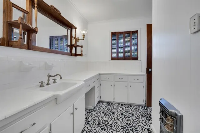 $2,300 | 1122 West Main Street, Waxahachie, TX 75165