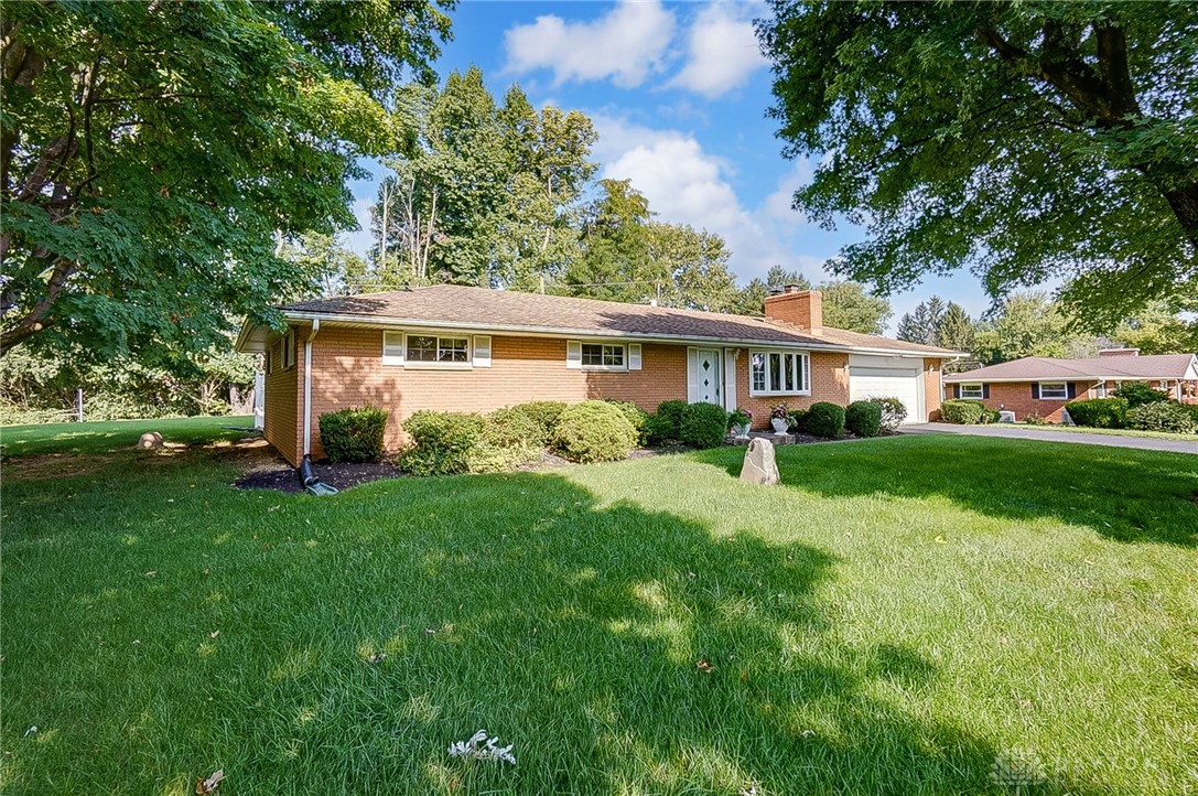 139 Parkhurst Road Beavercreek, OH 45440 - Photo 2 of 26