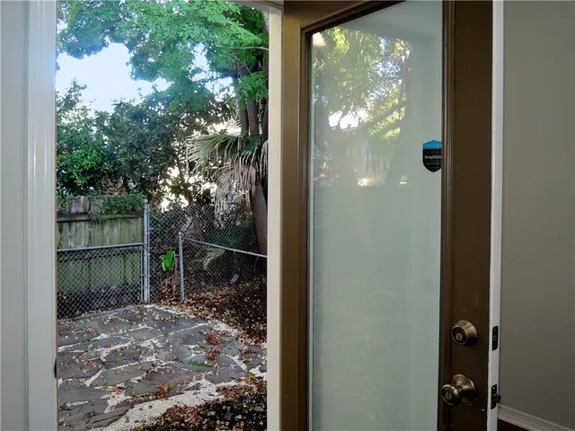 $1,695 | 327 South St Patrick Street, New Orleans, LA 70119