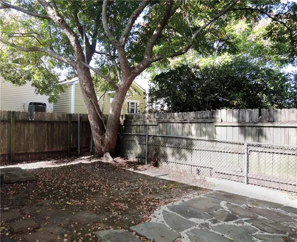 $1,695 | 327 South St Patrick Street, New Orleans, LA 70119