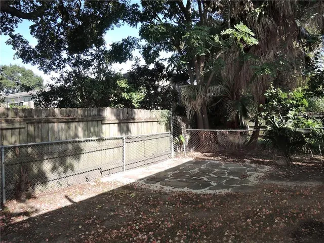 $1,695 | 327 South St Patrick Street, New Orleans, LA 70119