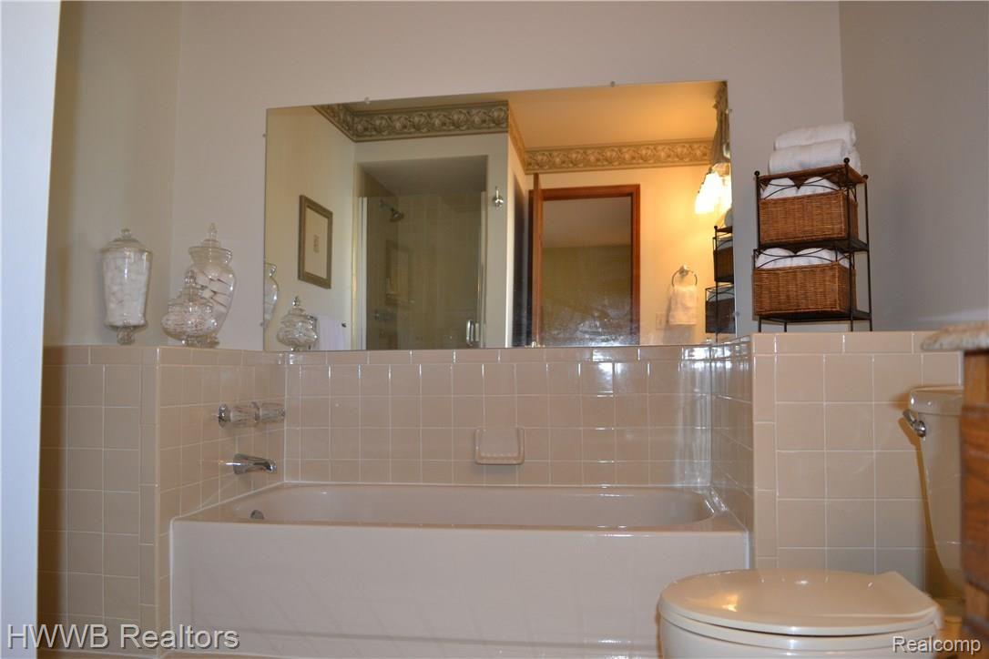 3483 Rocky Crest Court Rochester, MI 48306 - Photo 35 of 60 Master Bathroom