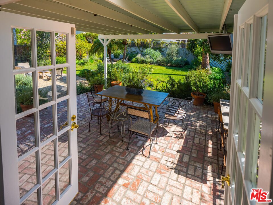 10558 Putney Road Los Angeles, CA 90064 - Photo 19 of 31 Gallery Image 19
