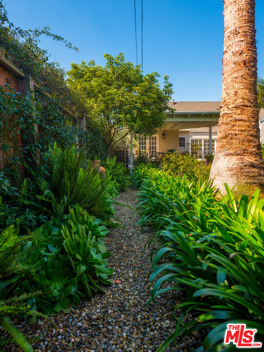 10558 Putney Road Los Angeles, CA 90064 - Photo 29 of 31 Gallery Image 29