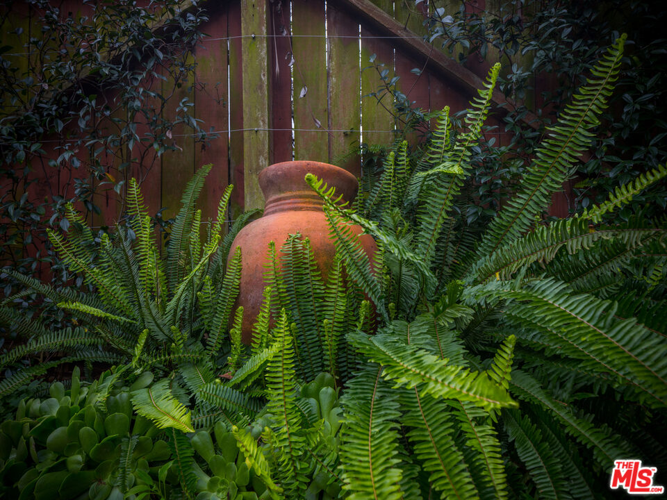 10558 Putney Road Los Angeles, CA 90064 - Photo 30 of 31 Gallery Image 30