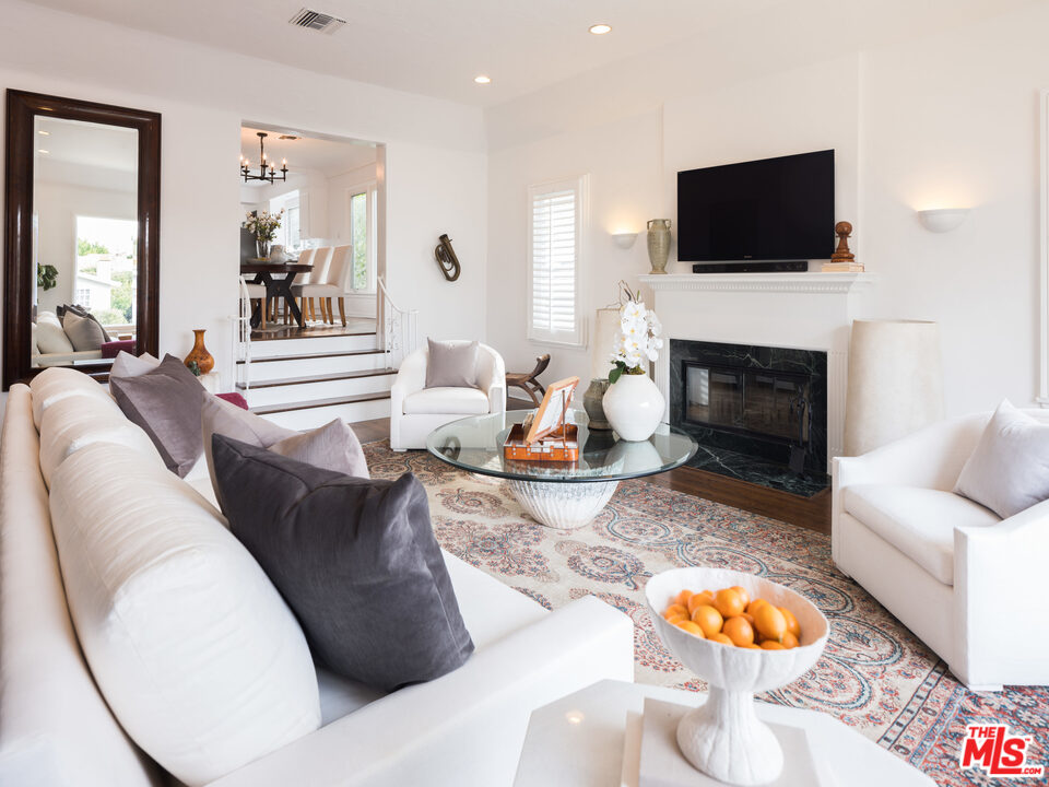 10558 Putney Road Los Angeles, CA 90064 - Photo 6 of 31 Gallery Image 6