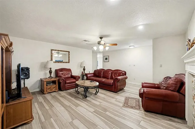 $270,000 | 102 Lake Lena Boulevard, Auburndale, FL 33823