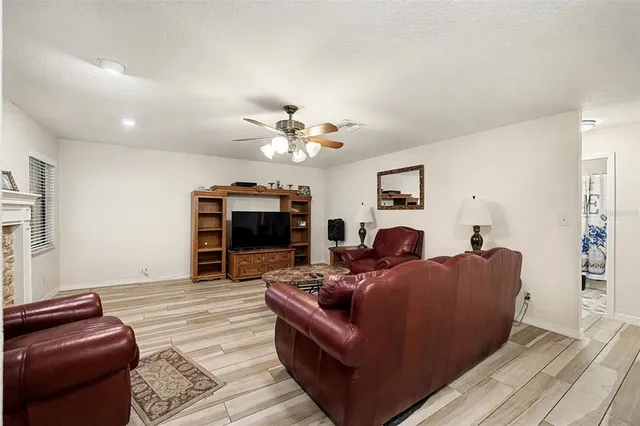 $270,000 | 102 Lake Lena Boulevard, Auburndale, FL 33823