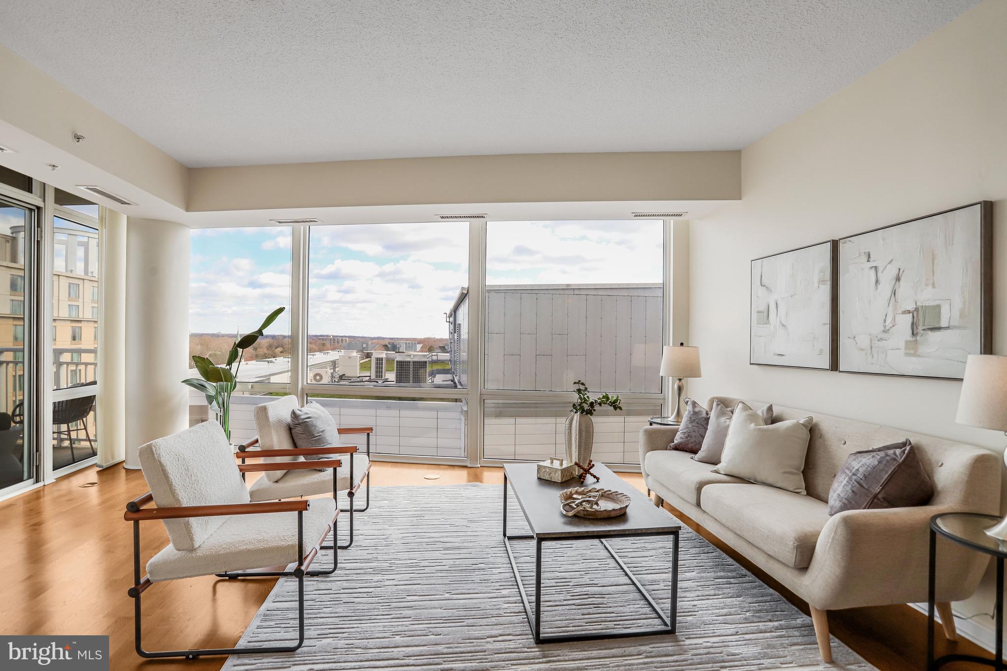 930 Wayne Avenue, Unit 1009 Silver Spring, MD 20910 - Photo 5 of 42 Living Room