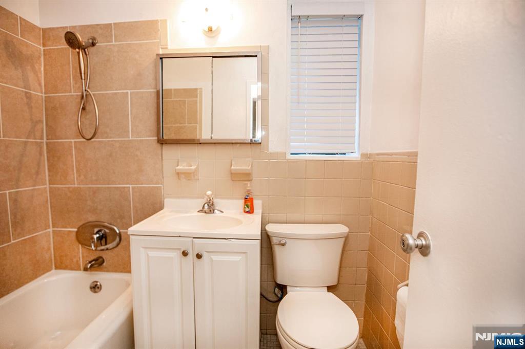 208 Anderson Street, Unit S2F Hackensack, NJ 07601 - Photo 29 of 33