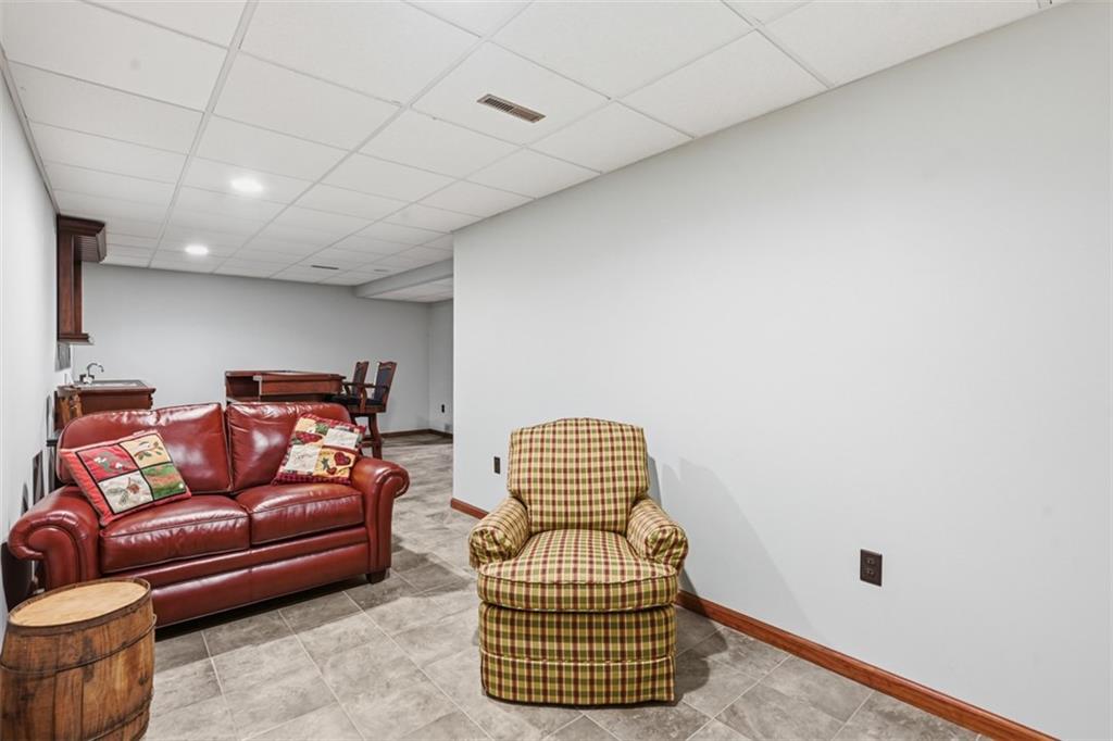 137 Spring Valley Road Valencia, PA 16059 - Photo 31 of 48