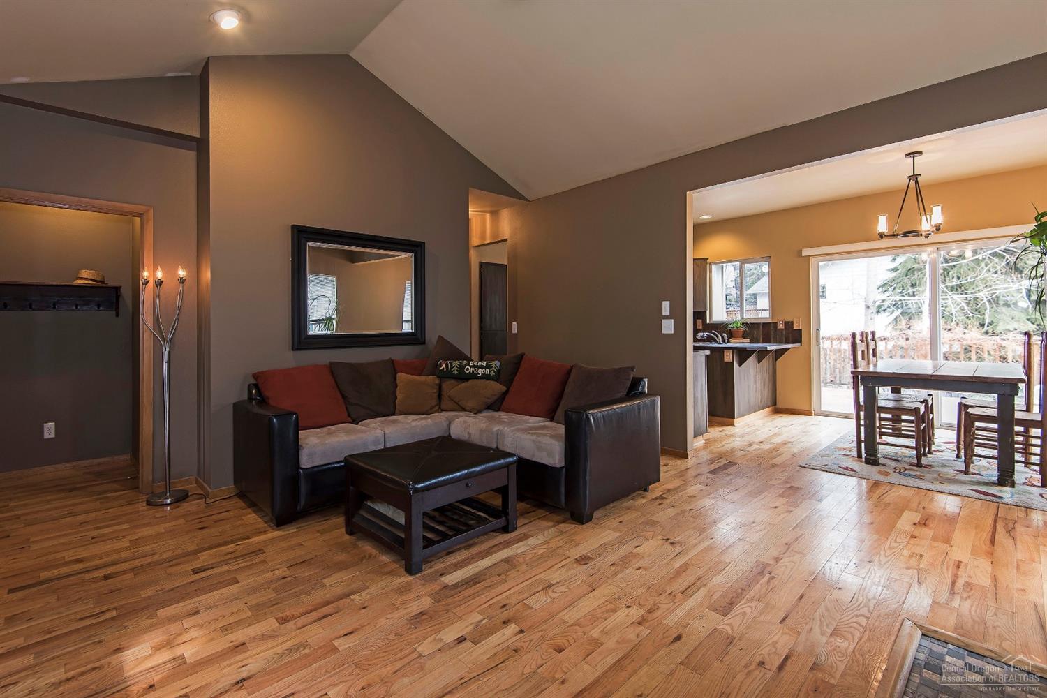 1844 Southwest Forest Ridge Avenue Bend, OR 97702 - Photo 5 of 20 Additional Photo