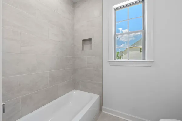 $639,999 | 5371 Kaitlynn Rose Drive West, Lakeland, TN 38002