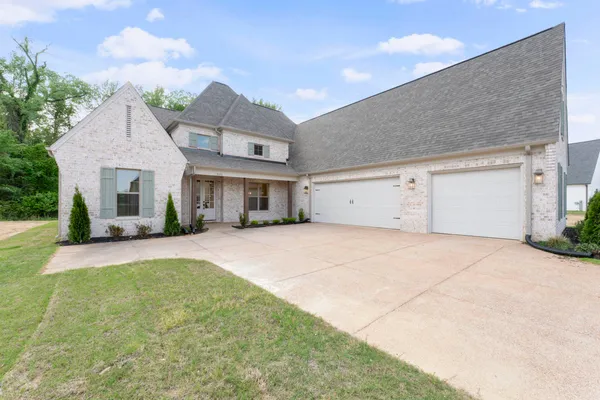 $639,999 | 5371 Kaitlynn Rose Drive West, Lakeland, TN 38002