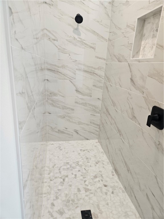 961 George Street Sebastian, FL 32958 - Photo 15 of 18 a bathroom with a shower