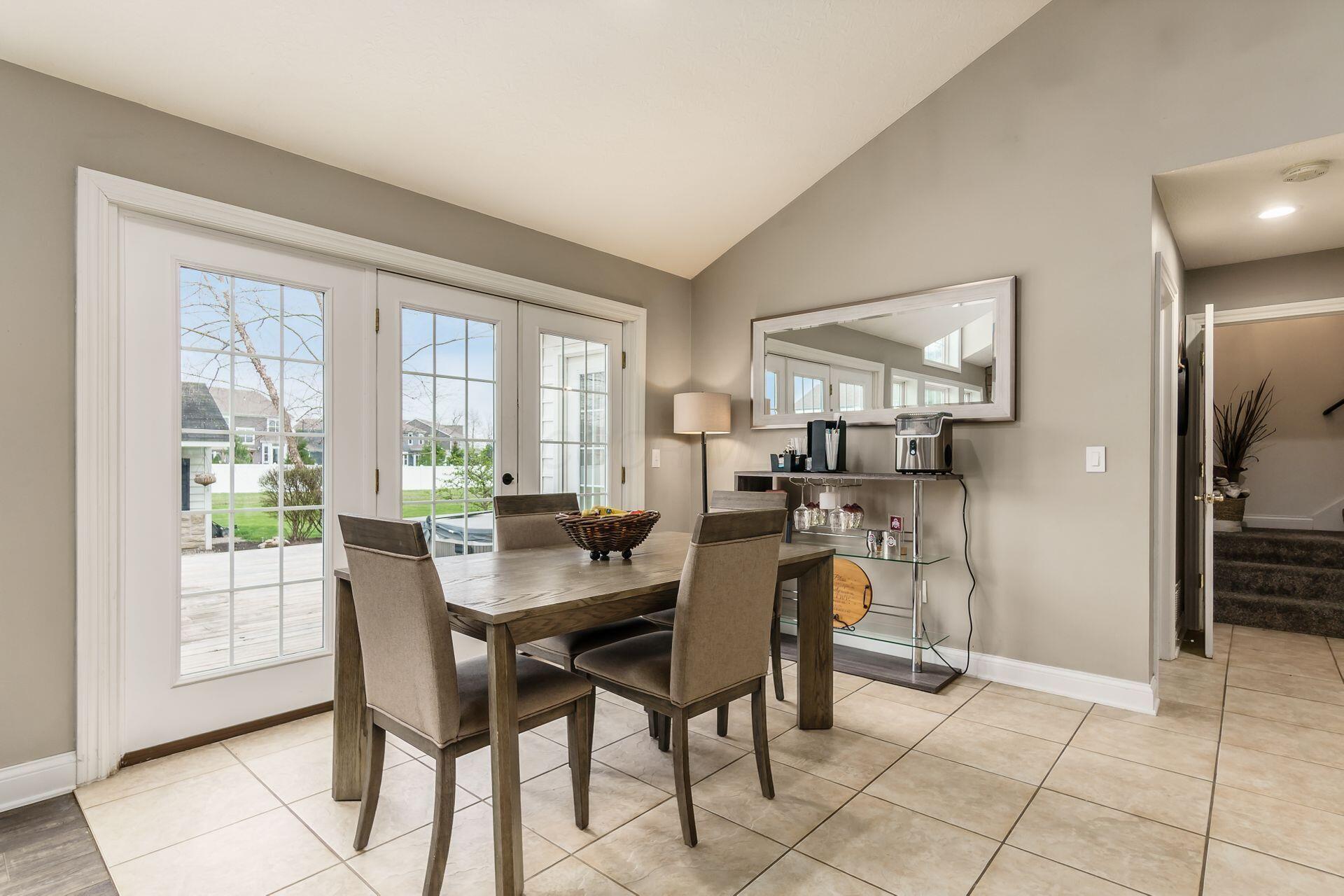 3993 Clark-Shaw Road Powell, OH 43065 - Photo 8 of 42 Eating Space