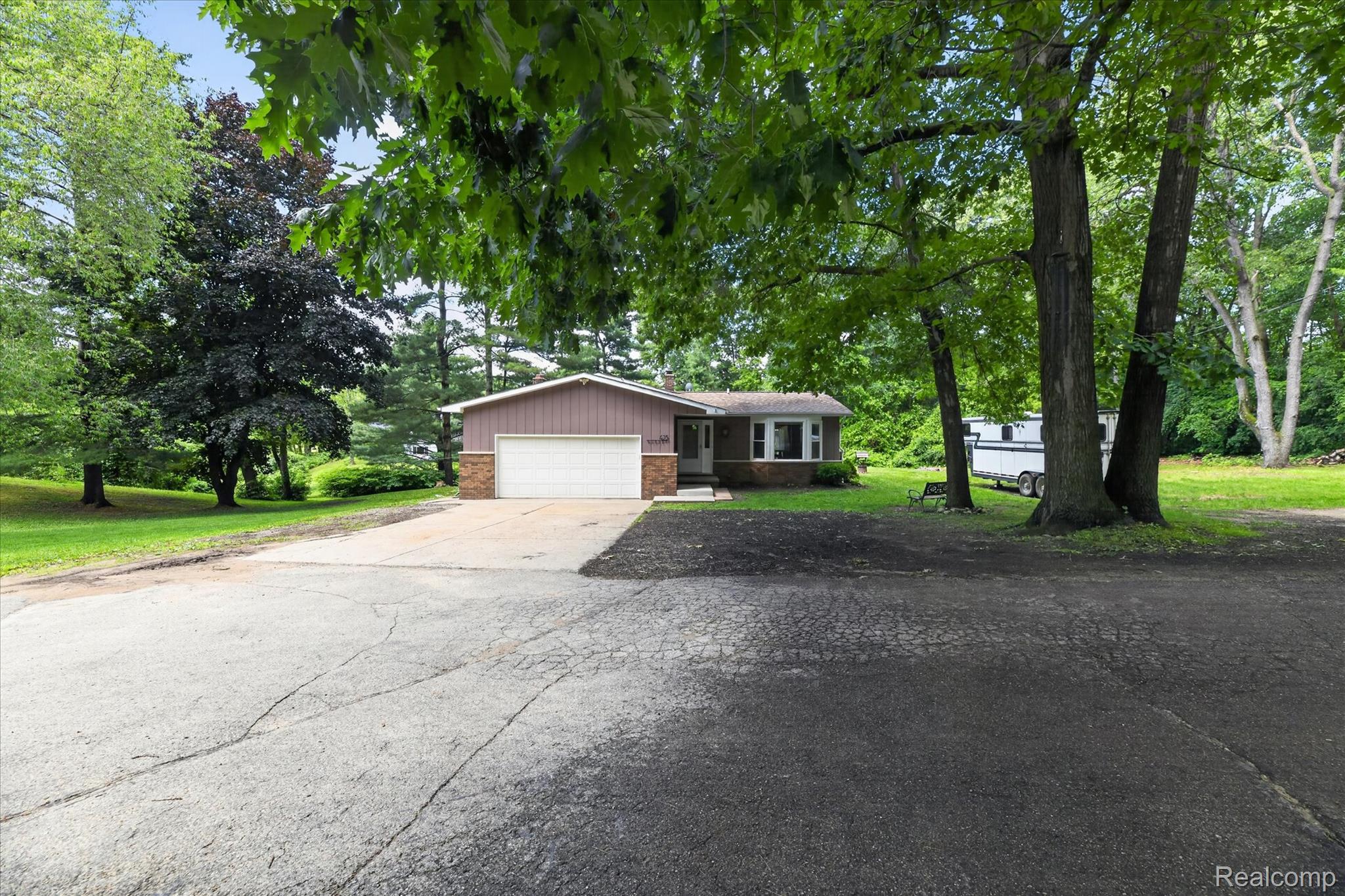 423 Sunset Street White Lake, MI 48383 - Photo 6 of 65 04-423-Sunset-St-Windowstill.jpg