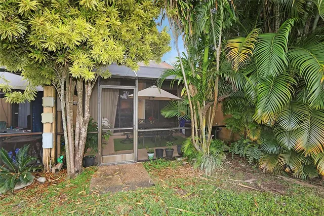 $425,000 | 1640 West Golfview Drive, Pembroke Pines, FL 33026