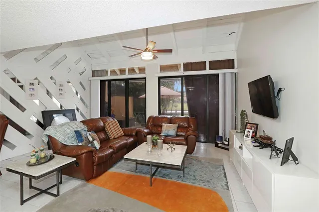 $425,000 | 1640 West Golfview Drive, Pembroke Pines, FL 33026