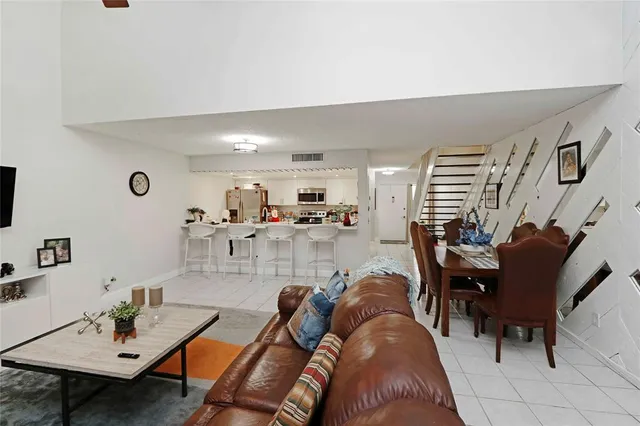 $425,000 | 1640 West Golfview Drive, Pembroke Pines, FL 33026