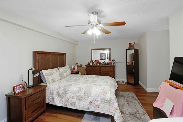 $425,000 | 1640 West Golfview Drive, Pembroke Pines, FL 33026